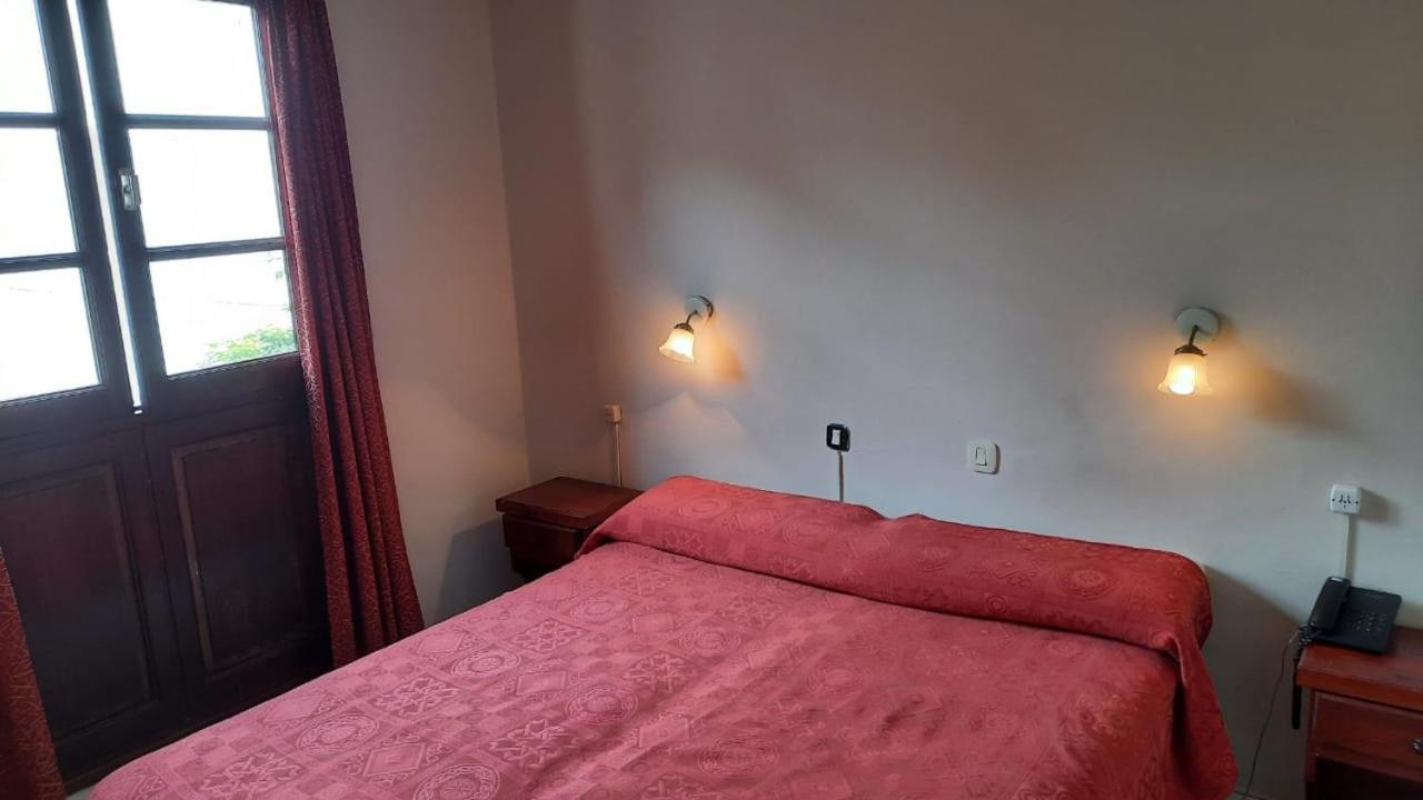 Hotel Marilian II Сальта Экстерьер фото