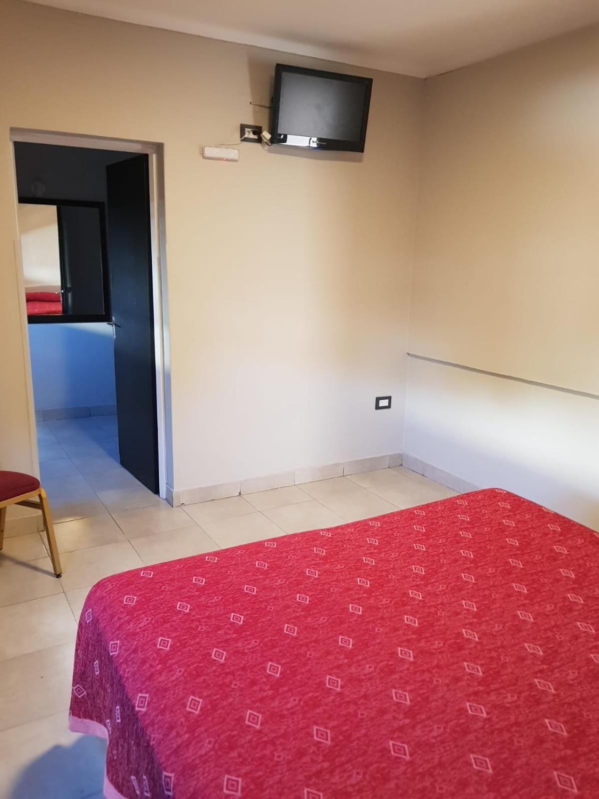 Hotel Marilian II Сальта Экстерьер фото
